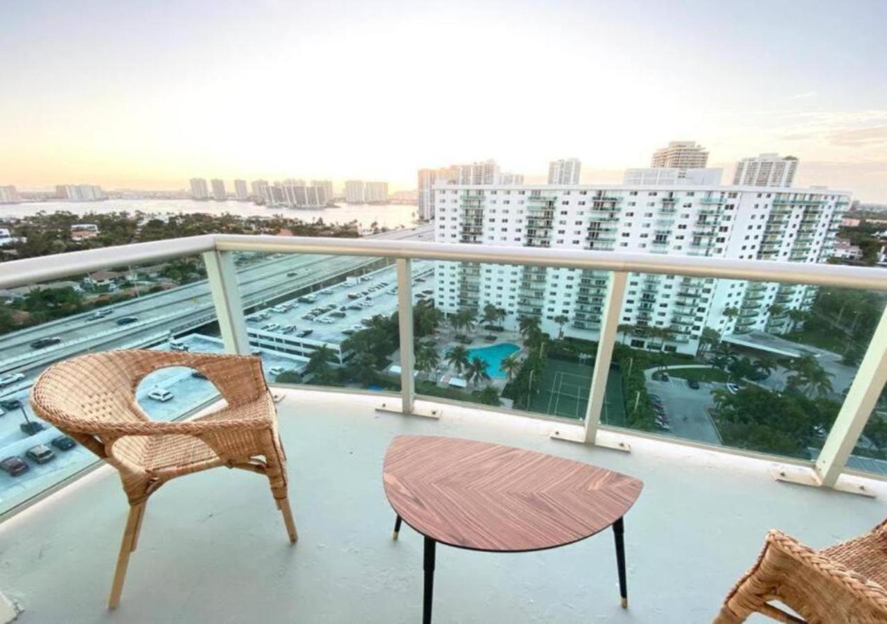 Zen Vacation Rentals Modern Penthouse Across Ocean Маямі-Біч Екстер'єр фото